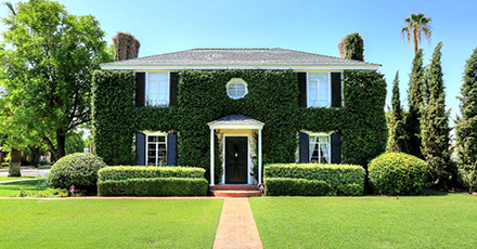 House with driveway